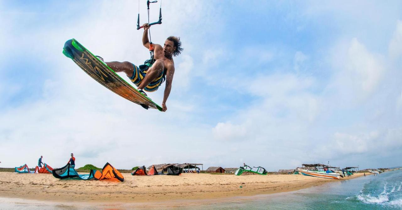 מלון קלפיטייה Kitesurfing Lanka מראה חיצוני תמונה